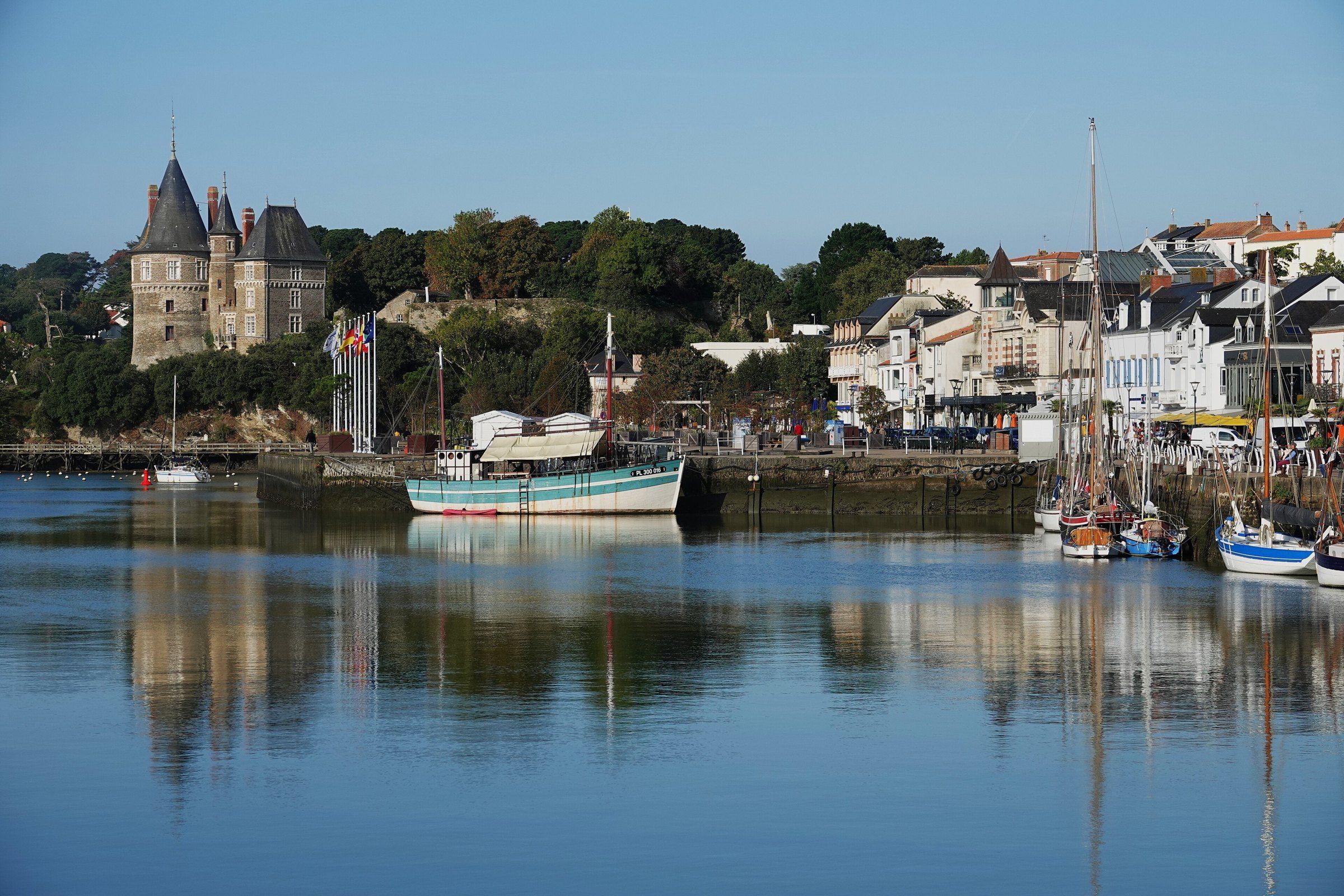 Vieux-Port et château